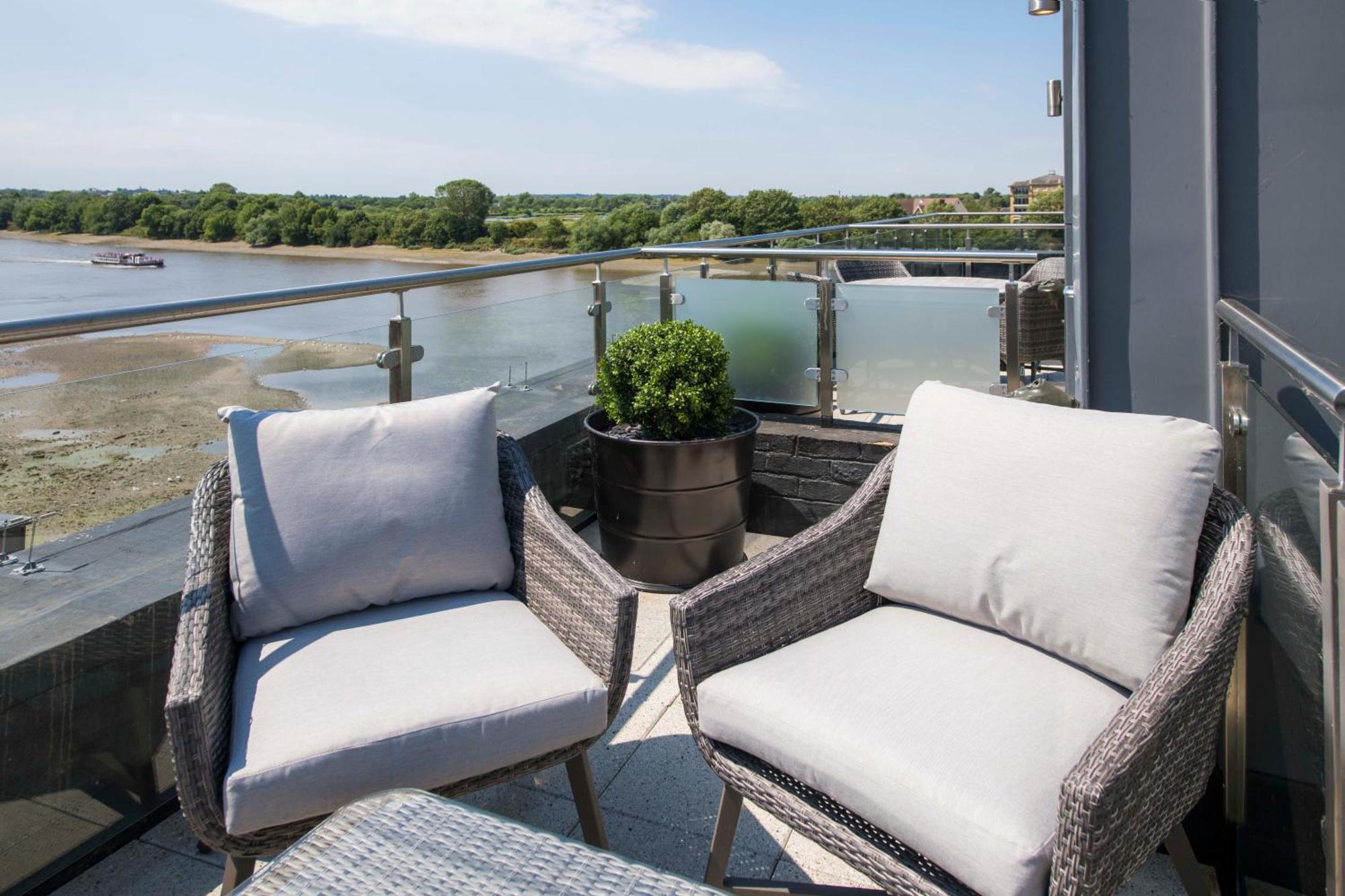 Palace Wharf Apartments Лондон Екстериор снимка