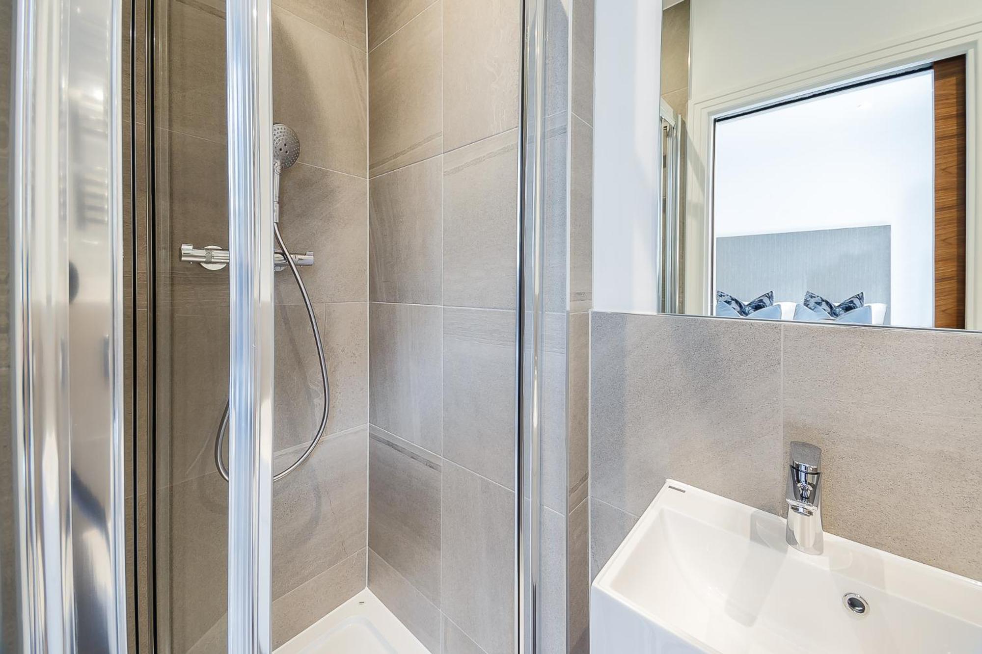 Palace Wharf Apartments Лондон Екстериор снимка